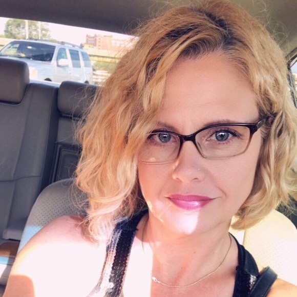 Meet your Posher, Michele - Picture 2 of 4